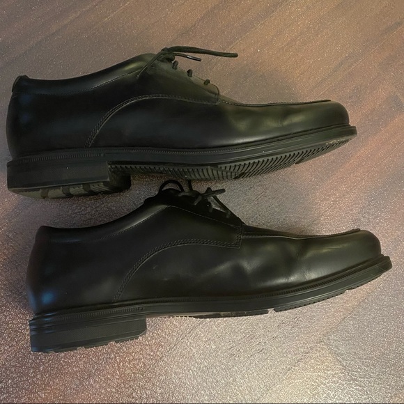Rockport Dress Shoes - size 10 - Picture 3 of 7